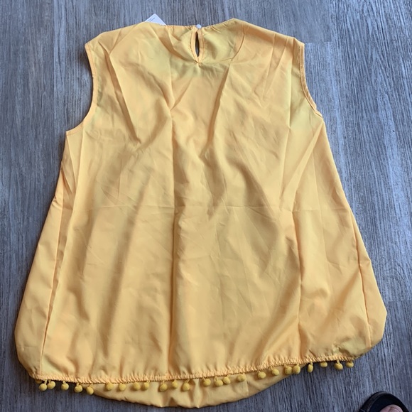 NWT Bright yellow sleeveless tunic - Picture 6 of 8